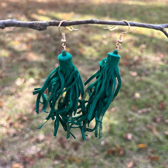 Deep peacock green faux suede earrings - Picture 5 of 9